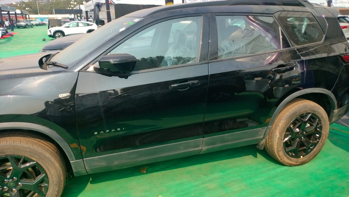 TATA SAFARI बोर्ड लुक और मस्कुलर परफॉर्मेंस तथा डिफरेंस फीचर्स