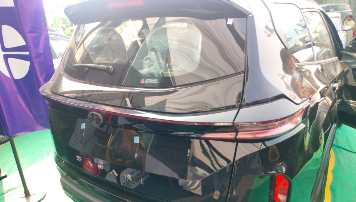 TATA SAFARI बोर्ड लुक और मस्कुलर परफॉर्मेंस तथा डिफरेंस फीचर्स